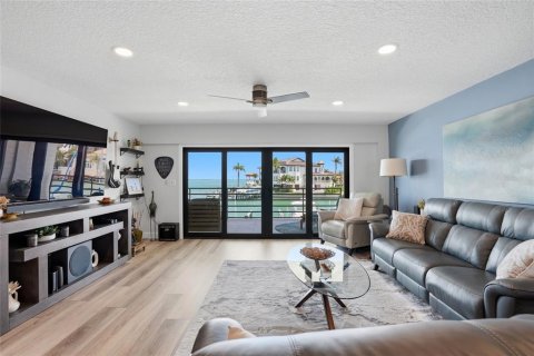 Copropriété à vendre à Tierra Verde, Floride: 2 chambres, 126.81 m2 № 2131489 - photo 12