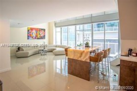 Condominio en venta en Miami, Florida, 1 dormitorio, 119.94 m2 № 2007707 - foto 5