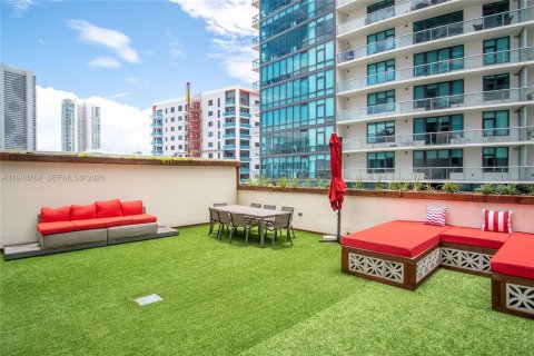 Condominio en venta en Miami, Florida, 1 dormitorio, 119.94 m2 № 2007707 - foto 17