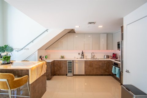 Condominio en venta en Miami, Florida, 1 dormitorio, 119.94 m2 № 2007707 - foto 7