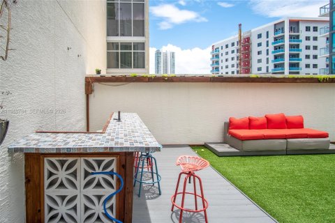 Condominio en venta en Miami, Florida, 1 dormitorio, 119.94 m2 № 2007707 - foto 15