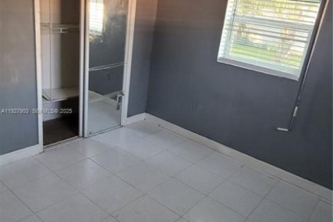 Снять в аренду виллу или дом в Мирамар, Флорида 2 спальни, 114.55м2, № 1988148 - фото 9