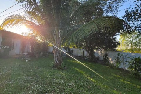 Снять в аренду виллу или дом в Мирамар, Флорида 2 спальни, 114.55м2, № 1988148 - фото 13