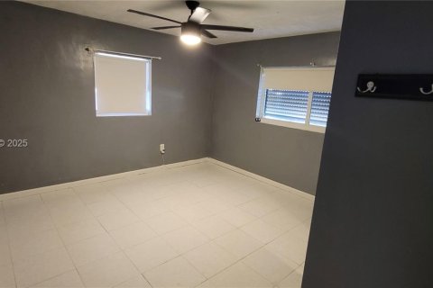 Снять в аренду виллу или дом в Мирамар, Флорида 2 спальни, 114.55м2, № 1988148 - фото 7