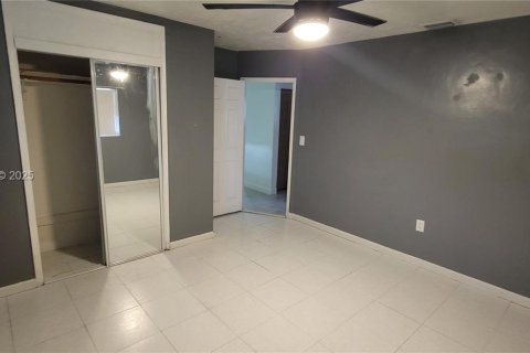 Снять в аренду виллу или дом в Мирамар, Флорида 2 спальни, 114.55м2, № 1988148 - фото 3