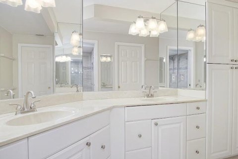 Condo in Stuart, Florida, 2 bedrooms  № 2084214 - photo 21