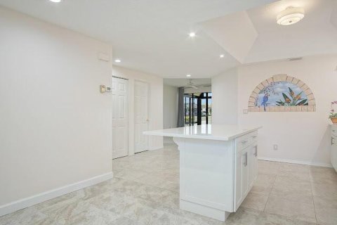 Condo in Stuart, Florida, 2 bedrooms  № 2084214 - photo 23