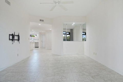 Condo in Stuart, Florida, 2 bedrooms  № 2084214 - photo 14