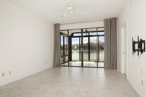 Condo in Stuart, Florida, 2 bedrooms  № 2084214 - photo 9
