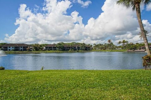 Condo in Stuart, Florida, 2 bedrooms  № 2084214 - photo 13