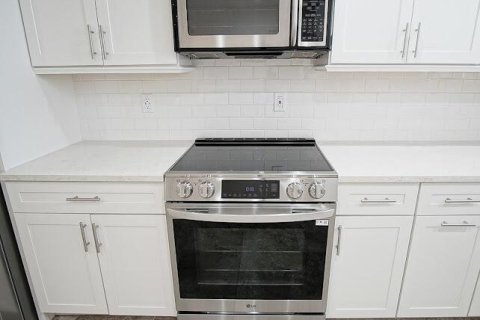 Condo in Stuart, Florida, 2 bedrooms  № 2084214 - photo 24