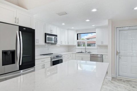 Condo in Stuart, Florida, 2 bedrooms  № 2084214 - photo 7