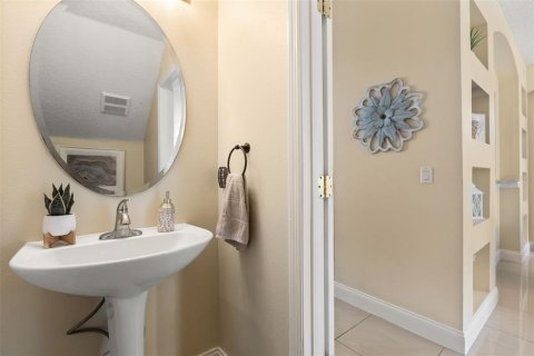 House in Orlando, Florida 6 bedrooms, 262.36 sq.m. № 2390936 - photo 15