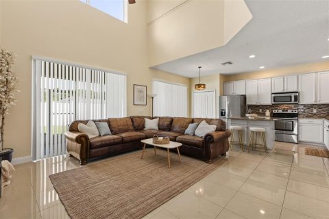 House in Orlando, Florida 6 bedrooms, 262.36 sq.m. № 2390936 - photo 16