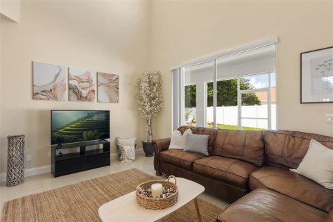 House in Orlando, Florida 6 bedrooms, 262.36 sq.m. № 2390936 - photo 20