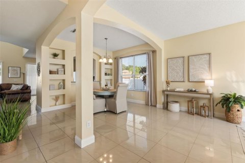 House in Orlando, Florida 6 bedrooms, 262.36 sq.m. № 2390936 - photo 7