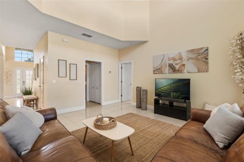 House in Orlando, Florida 6 bedrooms, 262.36 sq.m. № 2390936 - photo 19
