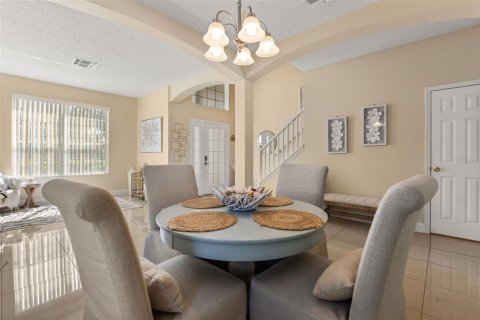 House in Orlando, Florida 6 bedrooms, 262.36 sq.m. № 2390936 - photo 12