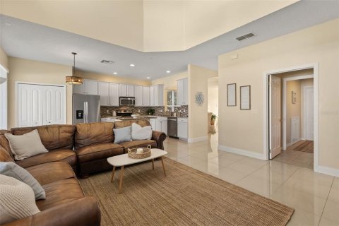 House in Orlando, Florida 6 bedrooms, 262.36 sq.m. № 2390936 - photo 18