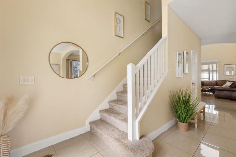 House in Orlando, Florida 6 bedrooms, 262.36 sq.m. № 2390936 - photo 6