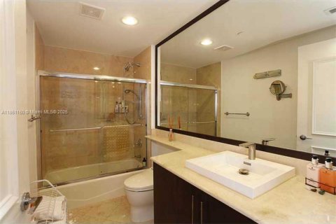 Снять в аренду кондоминиум в Ки-Бискейн, Флорида 3 спальни, 233.18м2, № 1890598 - фото 13