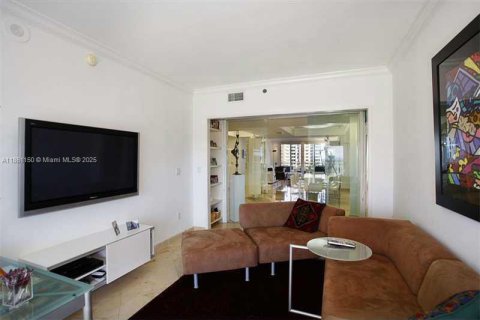 Снять в аренду кондоминиум в Ки-Бискейн, Флорида 3 спальни, 233.18м2, № 1890598 - фото 12