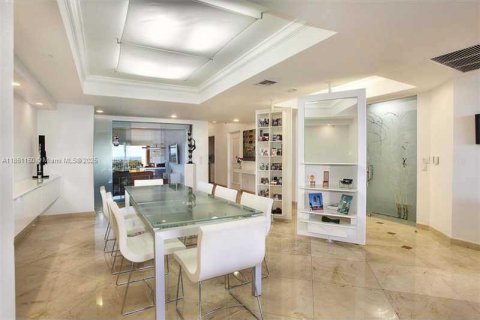 Снять в аренду кондоминиум в Ки-Бискейн, Флорида 3 спальни, 233.18м2, № 1890598 - фото 5