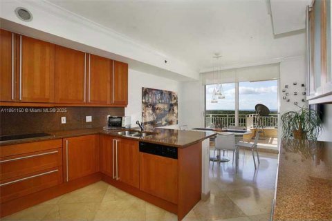 Снять в аренду кондоминиум в Ки-Бискейн, Флорида 3 спальни, 233.18м2, № 1890598 - фото 14