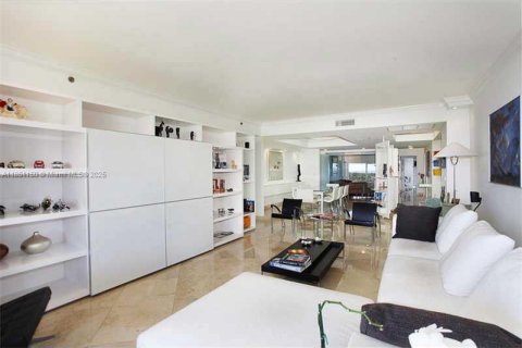 Снять в аренду кондоминиум в Ки-Бискейн, Флорида 3 спальни, 233.18м2, № 1890598 - фото 3