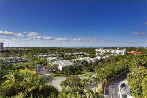 Снять в аренду кондоминиум в Ки-Бискейн, Флорида 3 спальни, 233.18м2, № 1890598 - фото 18