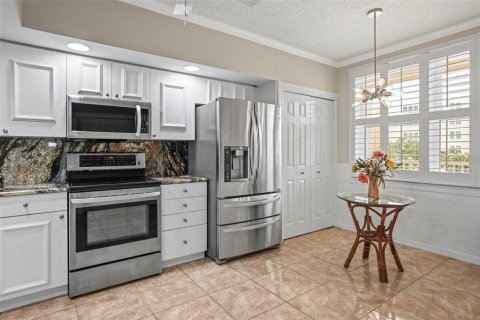 Condo in Saint Petersburg, Florida, 2 bedrooms  № 1810831 - photo 16