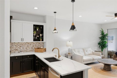 Villa ou maison à vendre à Englewood, Floride: 2 chambres, 133.22 m2 № 2403060 - photo 12