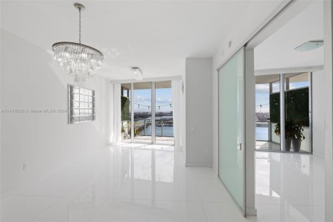 Condo in Miami, Florida, 2 bedrooms  № 1764926 - photo 14