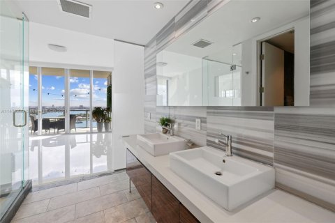 Condo in Miami, Florida, 2 bedrooms  № 1764926 - photo 20