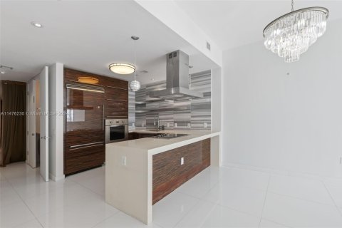 Condo in Miami, Florida, 2 bedrooms  № 1764926 - photo 10
