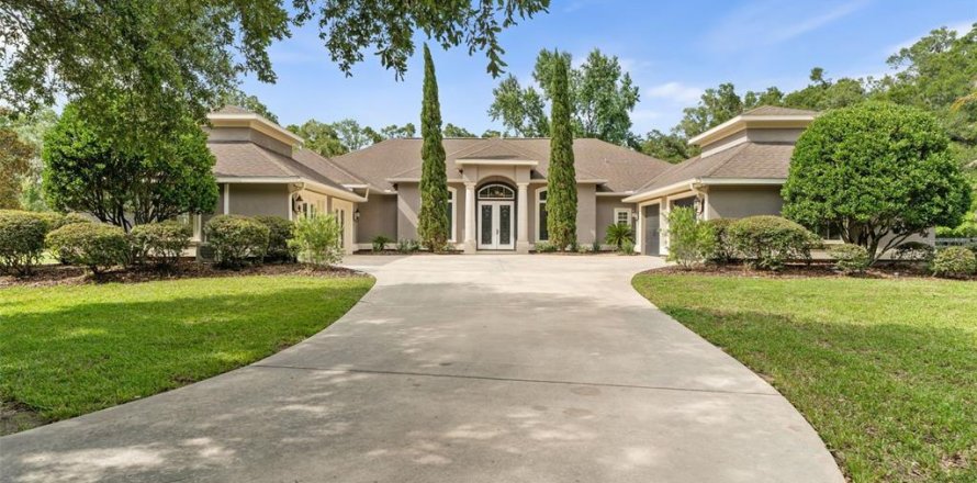 House in Newberry, Florida 4 bedrooms, 389.63 sq.m. № 1799819
