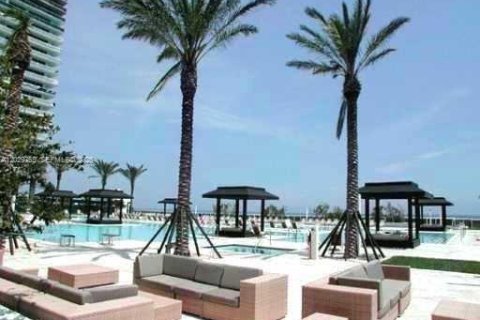 Condominio en alquiler en Hallandale Beach, Florida, 3 dormitorios, 145.95 m2 № 2145745 - foto 17