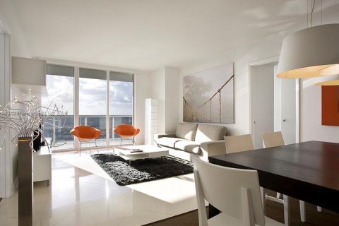 Condo in Hallandale Beach, Florida, 3 bedrooms № 2145745