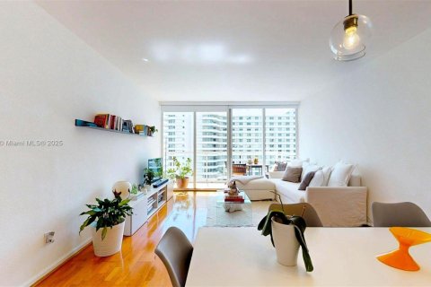 Купить кондоминиум в Майами-Бич, Флорида 1 спальня, 86.4м2, № 1958582 - фото 2