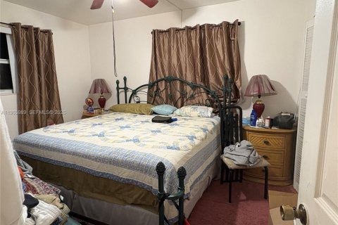 House in Lauderhill, Florida 2 bedrooms, 142.14 sq.m. № 2030959 - photo 7
