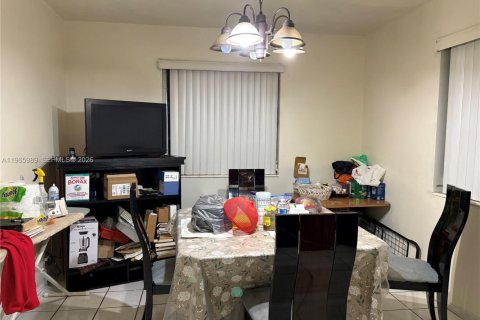 House in Lauderhill, Florida 2 bedrooms, 142.14 sq.m. № 2030959 - photo 15