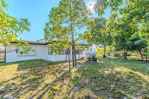 Casa en venta en Lauderhill, Florida, 2 dormitorios, 142.14 m2 № 2030959 - foto 25