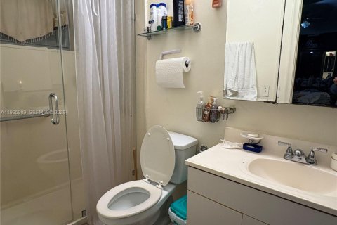 House in Lauderhill, Florida 2 bedrooms, 142.14 sq.m. № 2030959 - photo 10