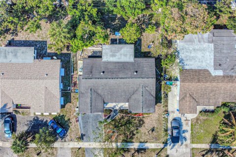 Casa en venta en Lauderhill, Florida, 2 dormitorios, 142.14 m2 № 2030959 - foto 27