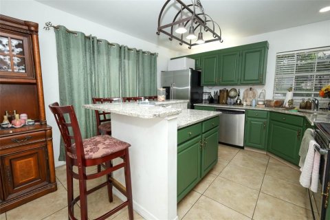 House in Apopka, Florida 3 bedrooms, 177.63 sq.m. № 2403669 - photo 13