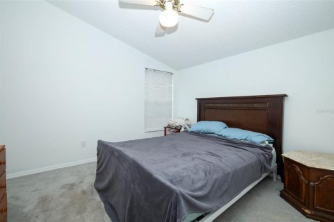House in Apopka, Florida 3 bedrooms, 177.63 sq.m. № 2403669 - photo 27