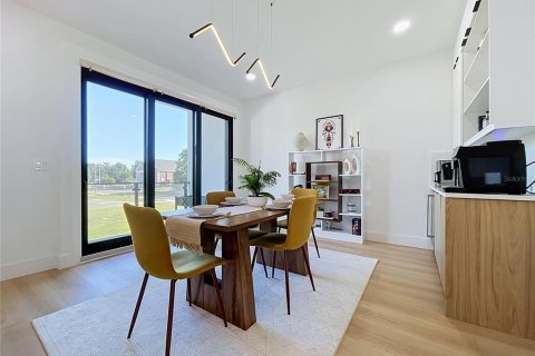 Touwnhouse à vendre à Tampa, Floride: 4 chambres, 249.54 m2 № 2377617 - photo 15