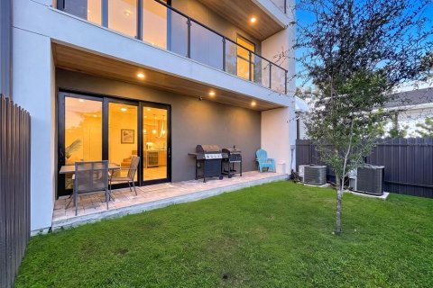 Touwnhouse à vendre à Tampa, Floride: 4 chambres, 249.54 m2 № 2377617 - photo 2