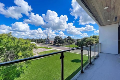 Touwnhouse à vendre à Tampa, Floride: 4 chambres, 249.54 m2 № 2377617 - photo 16