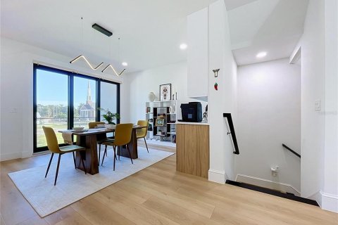 Touwnhouse à vendre à Tampa, Floride: 4 chambres, 249.54 m2 № 2377617 - photo 14